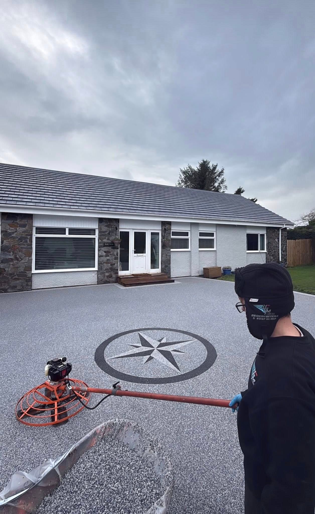 Curved Resin Driveway